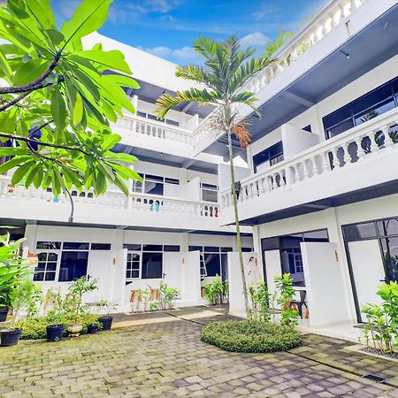 Collection O Legian Near Legian Beach Екстер'єр фото