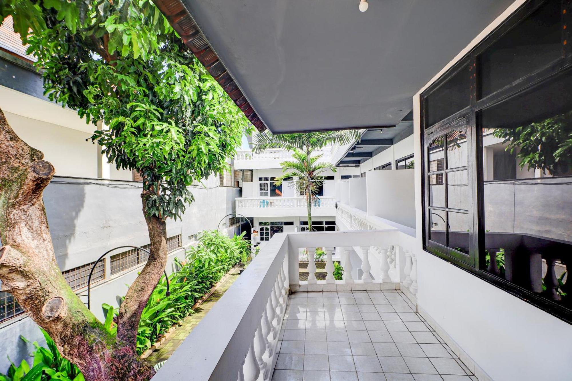 Collection O Legian Near Legian Beach Екстер'єр фото