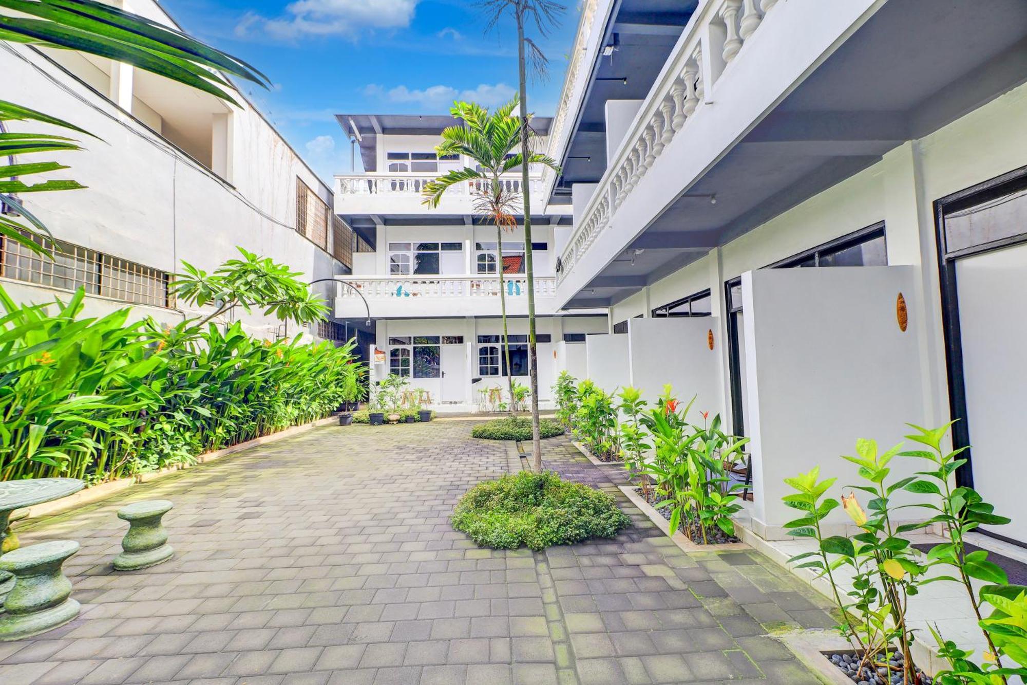 Collection O Legian Near Legian Beach Екстер'єр фото
